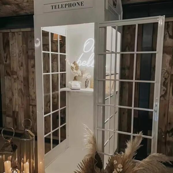 Phonebooth rental with Audio Guestbook